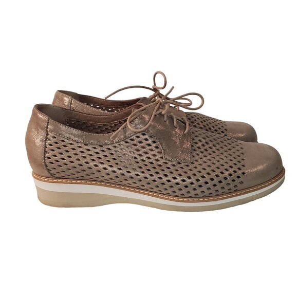 NWOB Tomasi Made in Italy Shirley Model Beige Derby Perforated Shoe Women's 42 - Picture 2 of 13